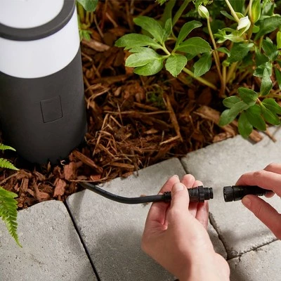 Philips Hue White & Color Ambiance Calla Outdoor Pathway LED Light Extension 5 Philips Hue White & Color Ambiance Calla Outdoor Pathway LED Light Extension - Image 3